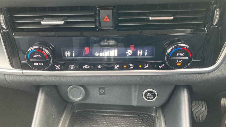 Nissan Qashqai 1.3 DiG-T MH 158 N-Connecta 5dr Petrol Hatchback